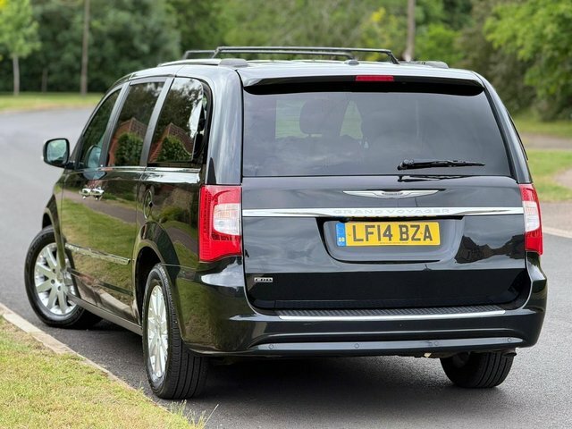 Chrysler Grand Voyager 2014 2.8 Crd Limited Euro 5 Black #4