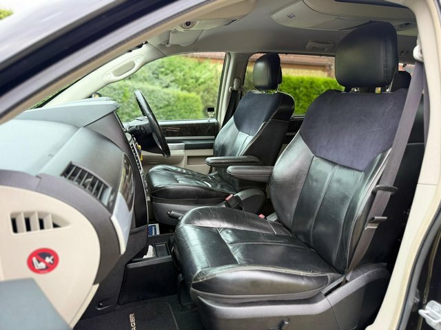 Chrysler Grand Voyager  Black #29