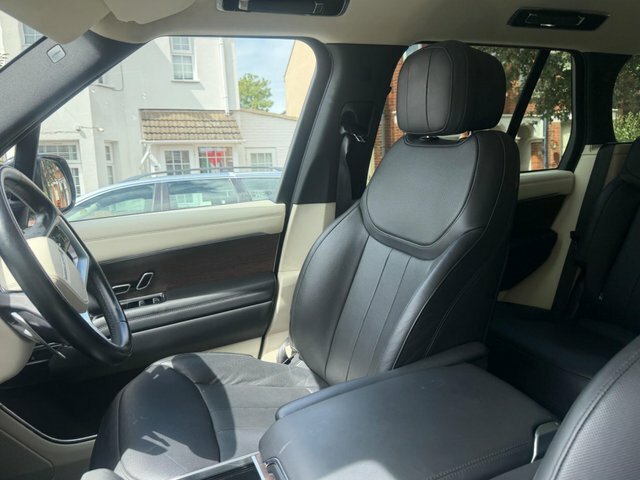 Land Rover Range Rover 3.0 D300 Hse White #5
