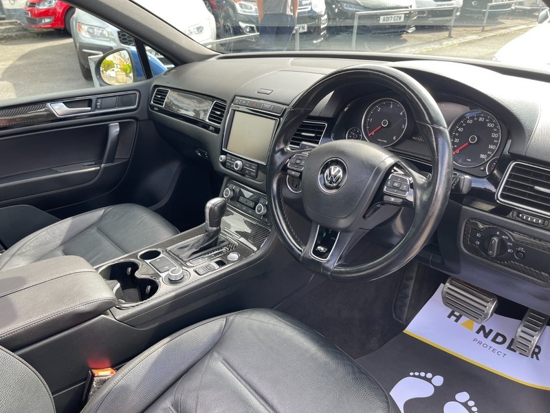 Volkswagen Touareg 2016 16 3.0 White #21