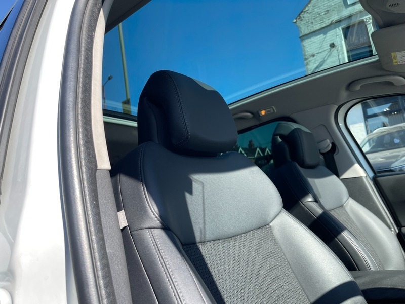 Peugeot 3008 Blue Hdi Ss Active Silver #30