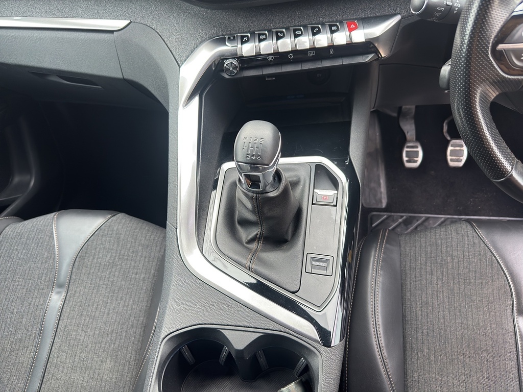Peugeot 3008 1.2 Puretech Allure Eat6 Grey #17
