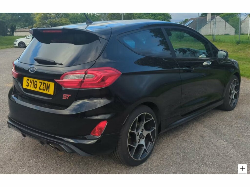 Ford Fiesta Titanium White #3