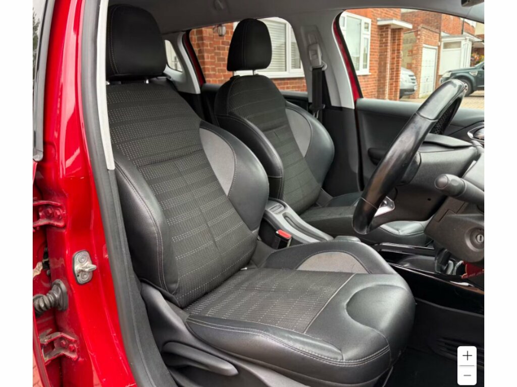 Peugeot 2008 Active Black #5
