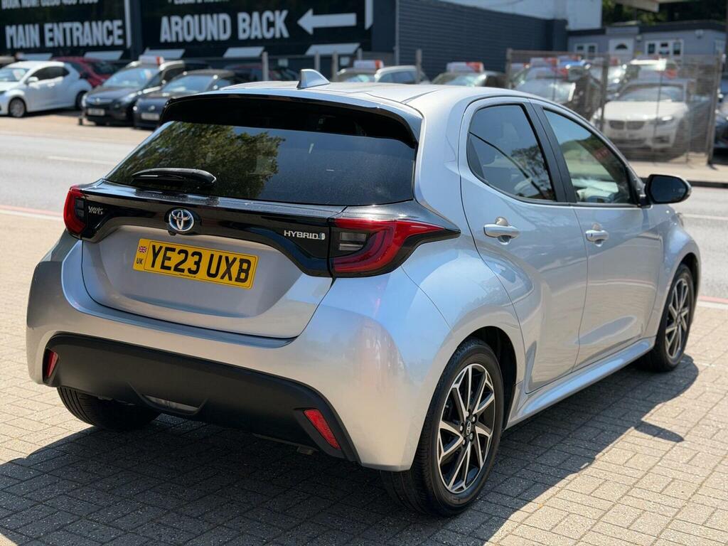Toyota Yaris Hatchback 1.5 Vvt-h Design E-cvt Euro 6 Ss YE23UXB Silver #6
