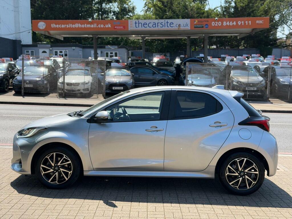 Toyota Yaris Hatchback 1.5 Vvt-h Design E-cvt Euro 6 Ss YE23UXB Silver #3