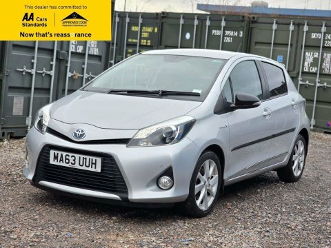 Toyota Yaris 1.5 Vvt-h T MA63UUH Silver #3