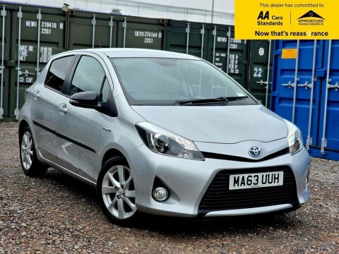 Toyota Yaris 1.5 Vvt-h T MA63UUH Silver