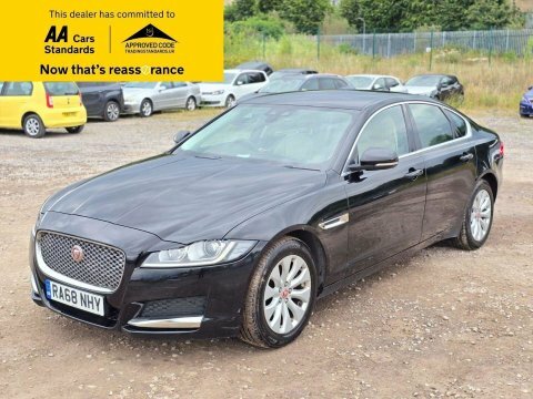 Jaguar XF 2.0D Portfolio Saloon RA68NHY Black #3