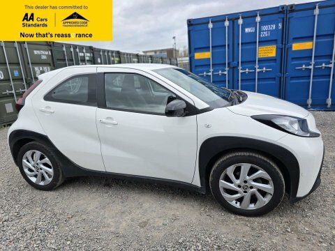 Toyota Aygo X 1.0 Vvt-i Pure LS23CPO White #3