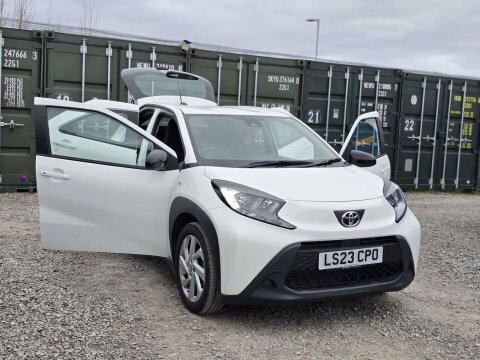 Toyota Aygo X 1.0 Vvt-i Pure LS23CPO White #6
