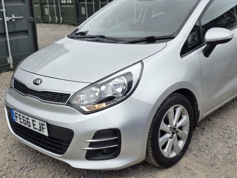 Kia RIO 1.4 2 Hatchback FE66EJF Silver #3