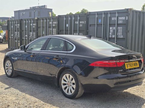 Jaguar XF 2.0D Portfolio Saloon Black #4