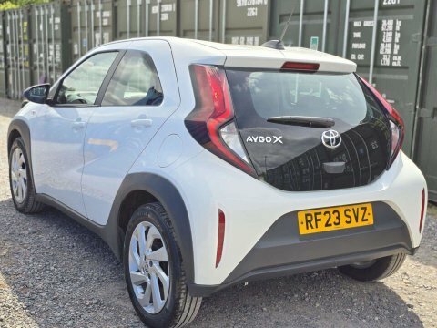 Toyota Aygo X 1.0 Vvt-i Pure RF23SVZ White #4