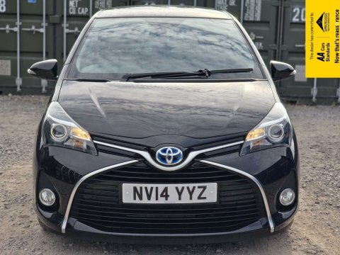 Toyota Yaris 1.5 Vvt-h Icon NV14YYZ Black #2