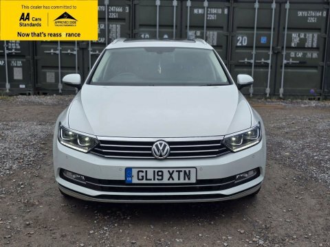 Volkswagen Passat 2.0 Tdi Gt GL19XTN White #2