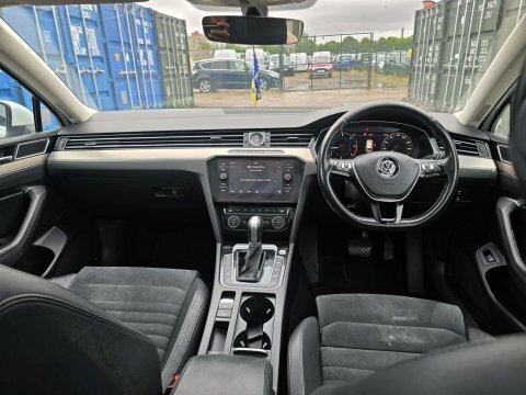 Volkswagen Passat 2.0 Tdi Gt GL19XTN White #5