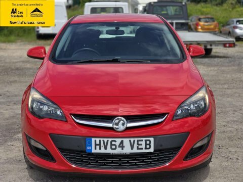 Vauxhall Astra 1.6 16V Design Red #2