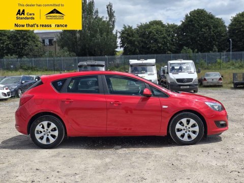 Vauxhall Astra 1.6 16V Design Red #4