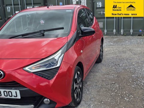Toyota Aygo 1.0 Vvt-i X-trend LL68OOJ Red #3