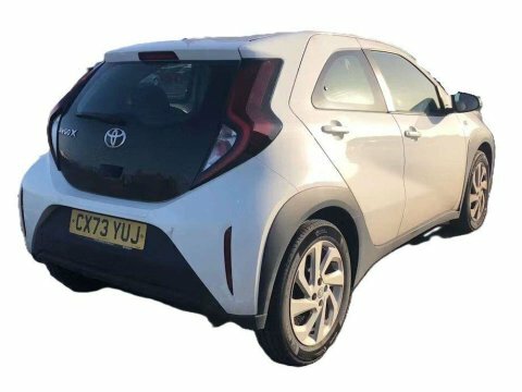 Toyota Aygo X 1.0 Vvt-i Pure CX73YUJ White #4