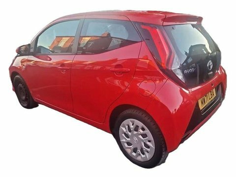 Toyota Aygo 1.0 Vvt-i X-play MW71LBA Red #3