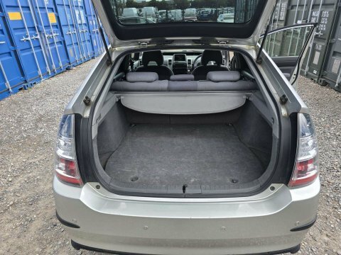 Toyota Prius 1.5 T4 Cvt Silver #13