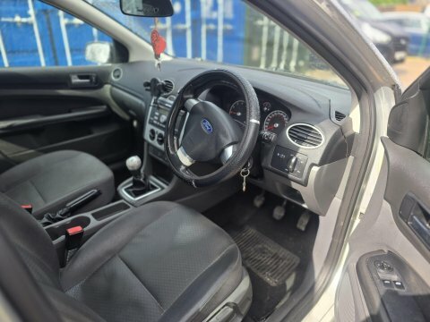 Ford Focus 1.6 LX Green #7