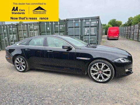 Jaguar XJ 3.0D V6 Portfolio Black #4