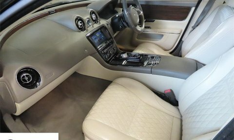 Jaguar XJ 3.0D V6 Portfolio Black #4