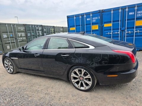 Jaguar XJ 3.0D V6 Portfolio Black #5