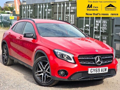 Mercedes-Benz GLA Class 1.6 Gla180 Gpf Red