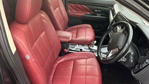 Mitsubishi Outlander 2.0H 12Kwh 5H Black #6
