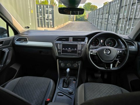 Volkswagen Tiguan 2.0 Tdi Bluemotion LG66PMY Black #6