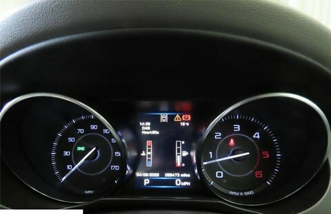 Jaguar XE 2.0D Portfolio Saloon Silver #4