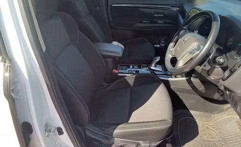 Mitsubishi Outlander 2.4H Twinmotor 13.8Kwh White #6
