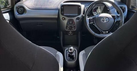Toyota Aygo 1.0 Vvt-i X-play Grey #5