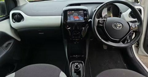 Toyota Aygo 1.0 Vvt-i X-press White #4