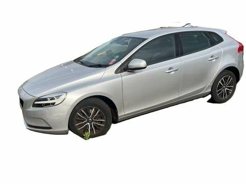 Volvo V40 1.5 T2 Momentum Silver #2