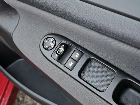 Peugeot 207 1.4 Hdi Active Silver #29