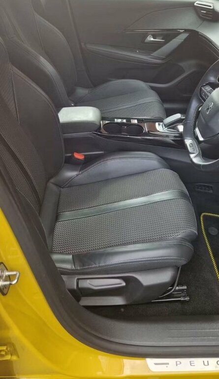 Peugeot e-208 208 Gt Line Yellow #5