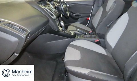 Ford Focus 1.6 Zetec Hatchback White #2