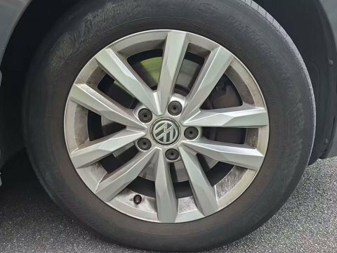 Volkswagen Touran Hatchback #9
