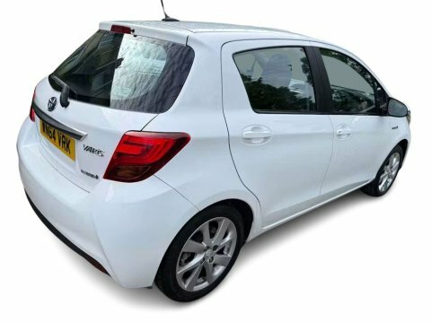 Toyota Yaris Hatchback Red #3