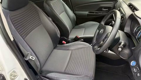 Toyota Yaris Hatchback Red #5