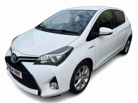 Toyota Yaris Hatchback Red #2