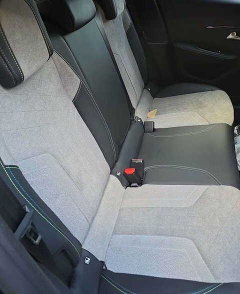 Peugeot e-208 50Kwh Gt Hatchback Black #6