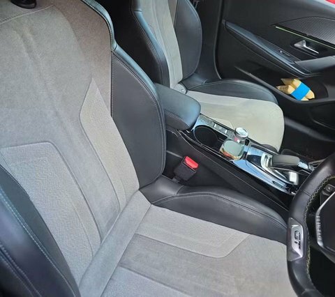 Peugeot e-208 50Kwh Gt Hatchback Black #5