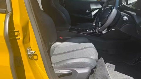 Peugeot e-208 50Kwh Gt Hatchback Yellow #5