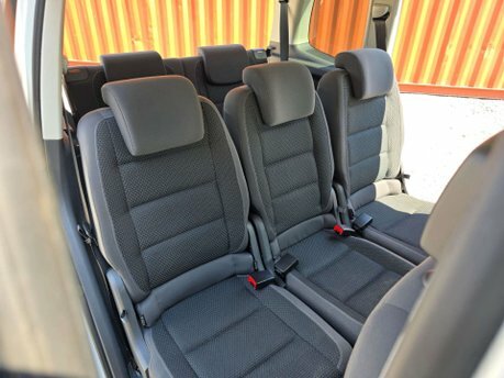 Volkswagen Touran Mpv Silver #53